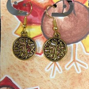 Good tree earrings